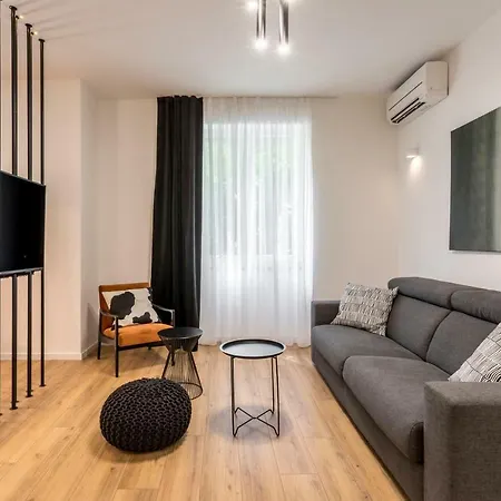 Monvi Luxury Near Bacvice And Old Town 아파트