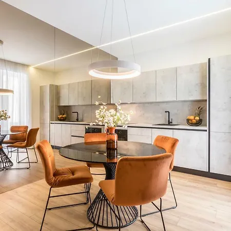 Monvi Luxury Near Bacvice And Old Town 아파트