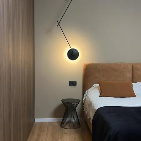 Monvi Luxury Near Bacvice And Old Town Apartment
