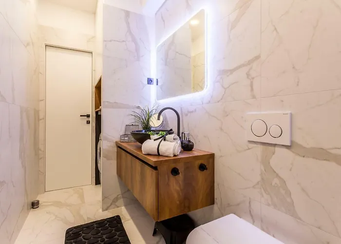 Luxury Apartment Monvi Near Bacvice Beach And Old Town Apartament Split